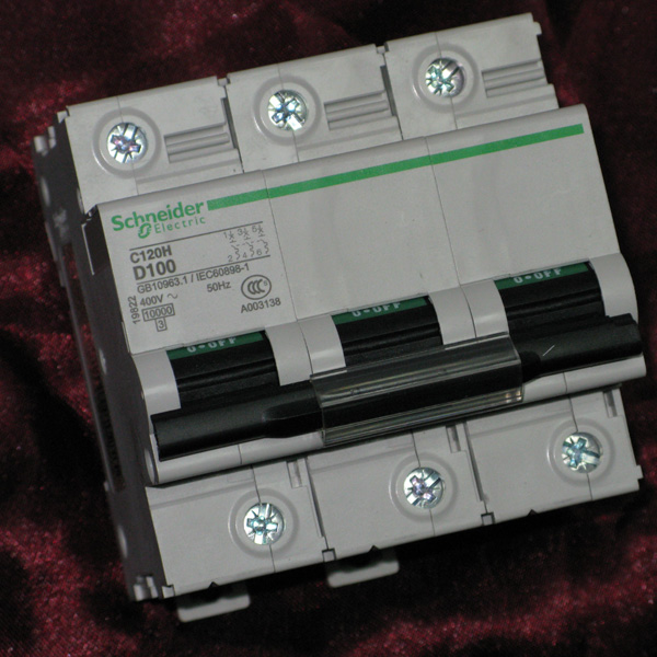 施耐德小型断路器C120H -3P 100A